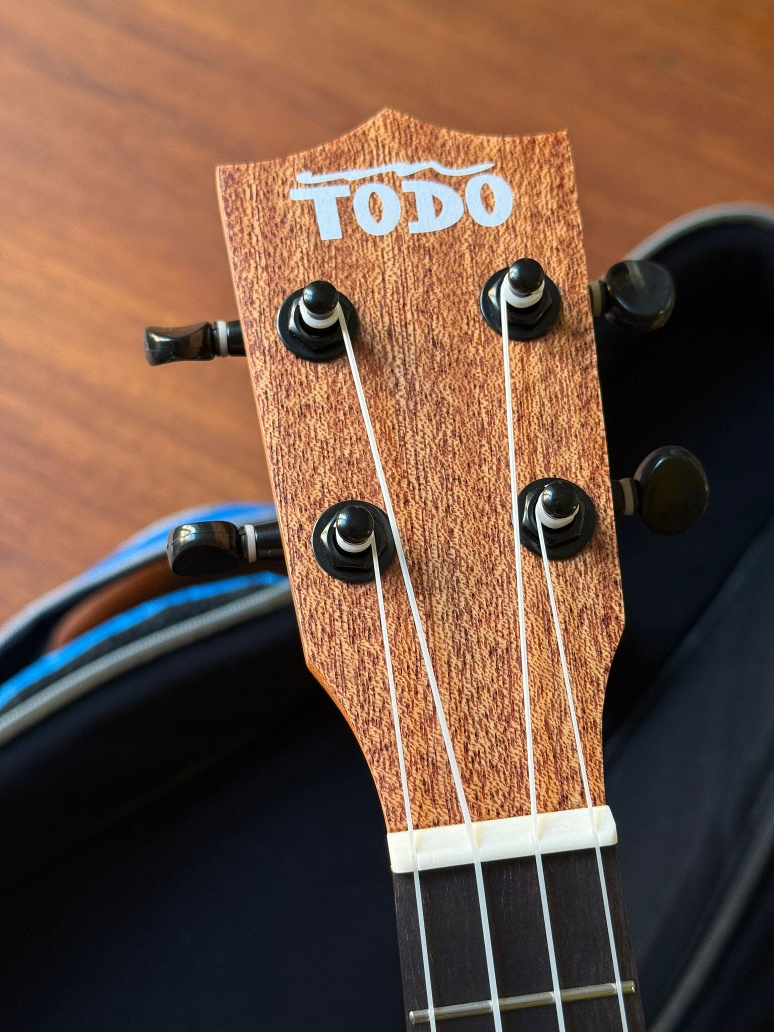 Monopolele Ukulele Soprano Long Neck by Todo