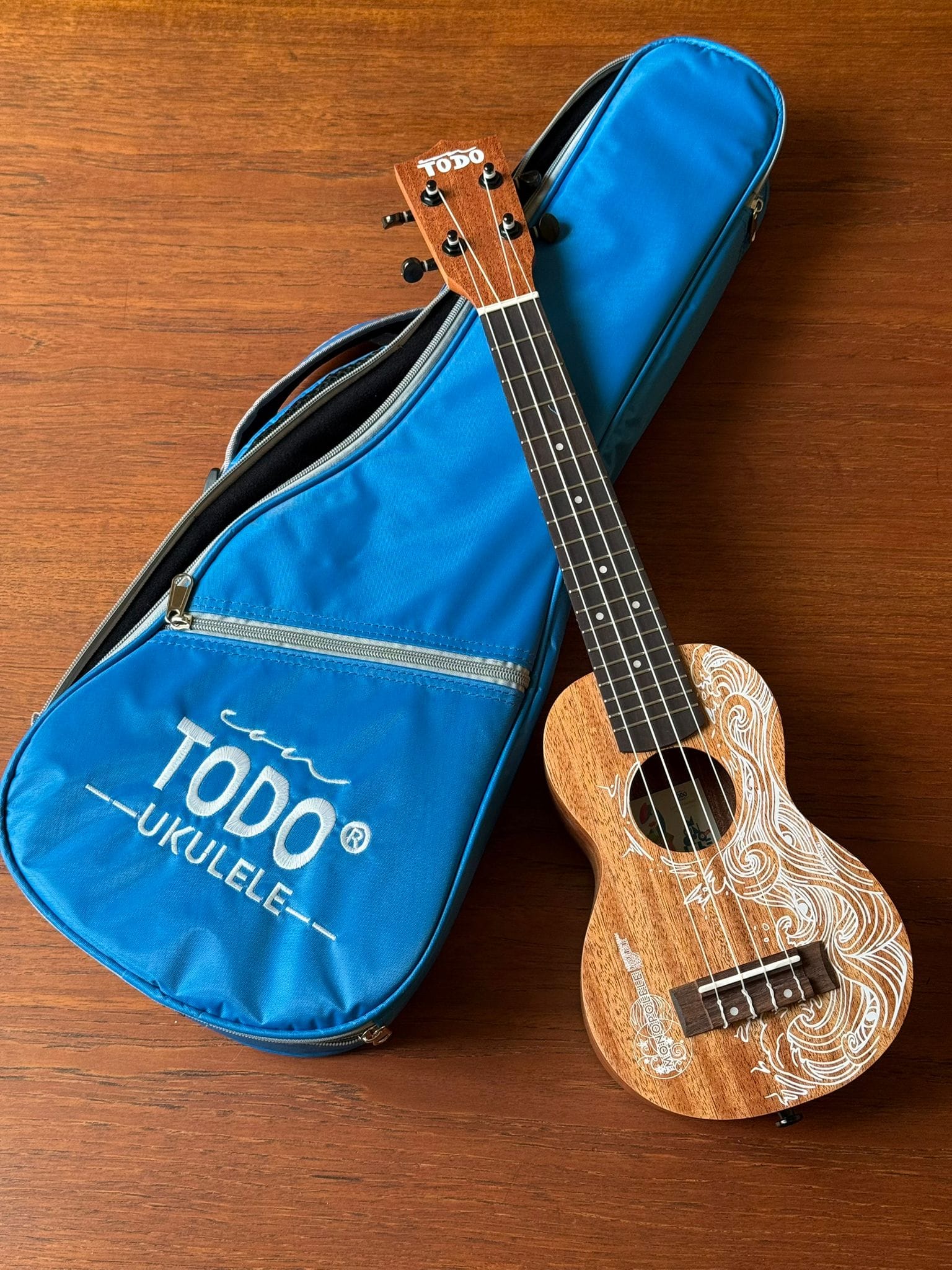 Monopolele Ukulele Soprano Long Neck by Todo